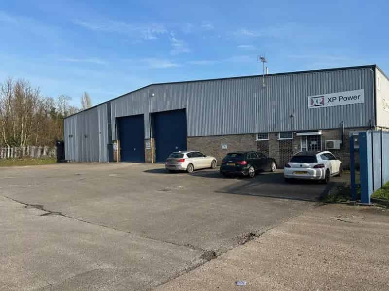Warehouse Unit to Let Reading Large Secure Yard Mezzanine
