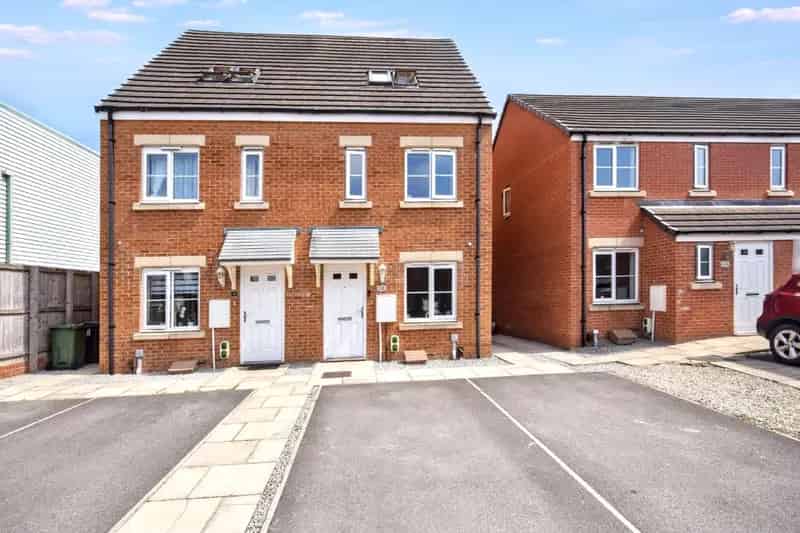 Three Bedroom Semi-Detached House in WF2 - Ideal First Time Buyer Home