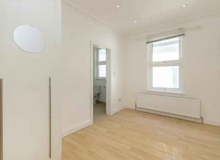 Flat For Sale , Ewell Road, London, England