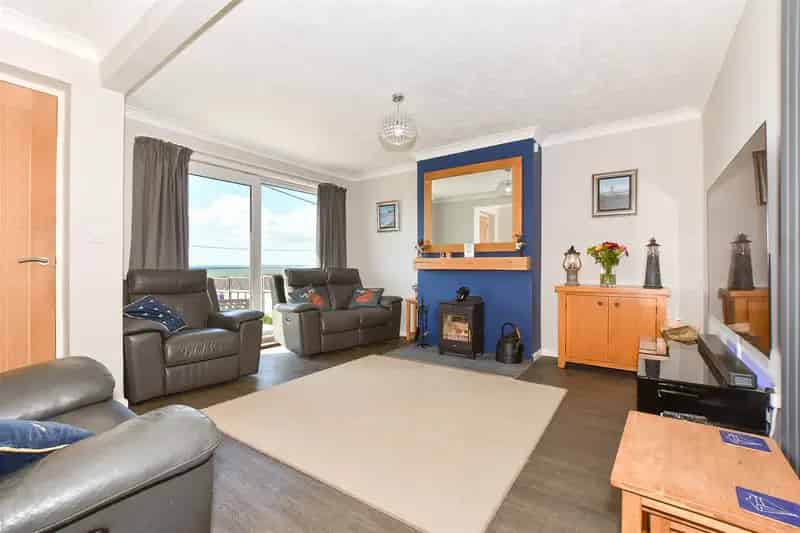 3 Bedroom Detached Bungalow with Sea Views