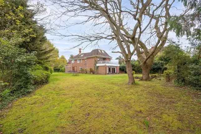 Spacious Detached Home for Sale in Hampstead Garden Suburb