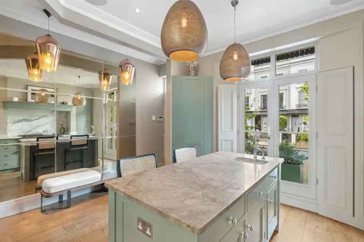 Five Story Home with Stunning Garden Modern Comforts