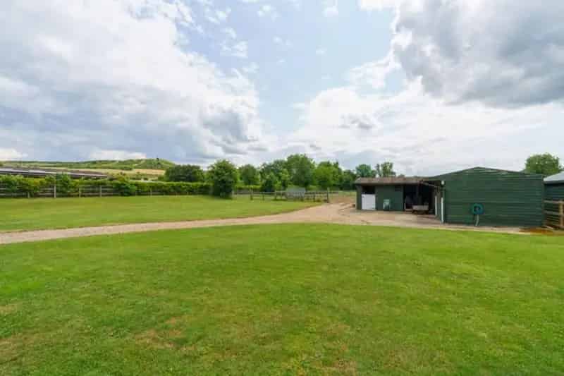 16th Century Grade II Listed Cottage 3 Beds 2.5 Acres Annexe Stables