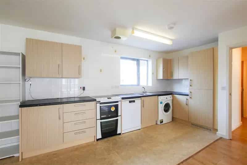 2 Bedroom Apartment Near Train Station City Centre