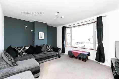 2 Bedroom 91m² House in Aberdeen Part Furnished