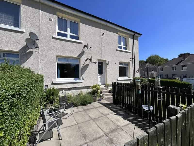 2 Bedroom Ground Floor Flat for Sale in Sandyhills Glasgow