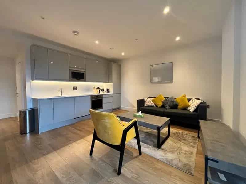1 Bedroom Flat to Rent in Timberyard Development