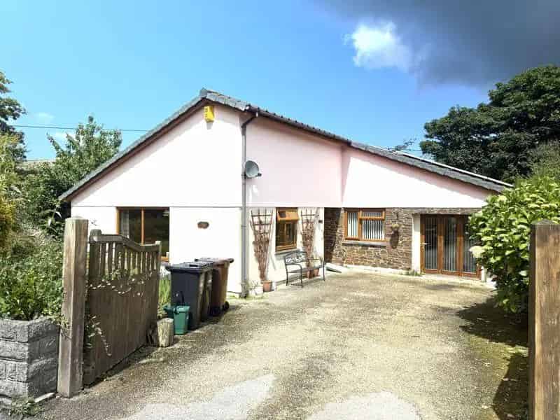 5 Bedroom Bungalow for Sale in Cornwall