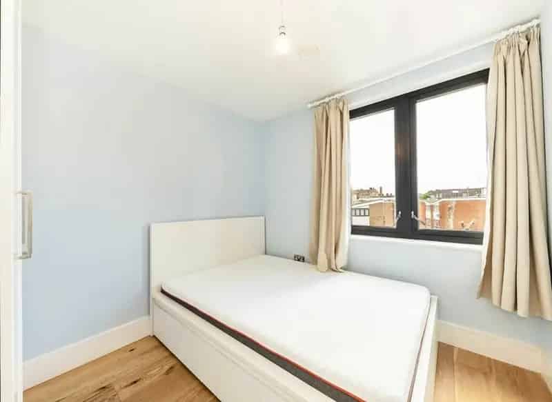 Flat For Sale , Kilburn Park Road, London, England