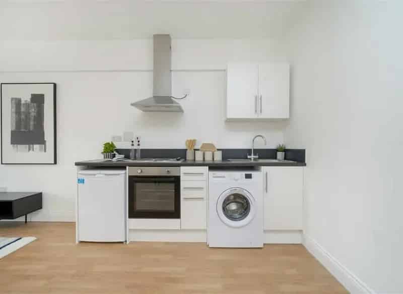 Refurbished Studio Apartment near Brent Cross with Parking
