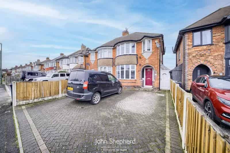 3 Bedroom Semi Detached House for Sale Solihull