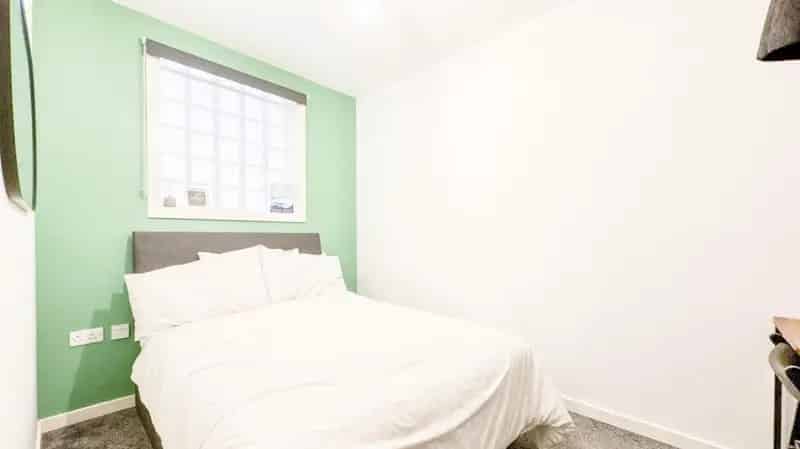 2 Bed Flat for Sale - Secure Parking & Great Views