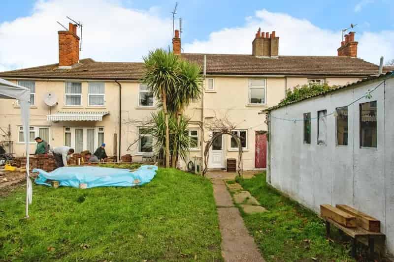 3 Bed Terraced House for Sale No Onward Chain