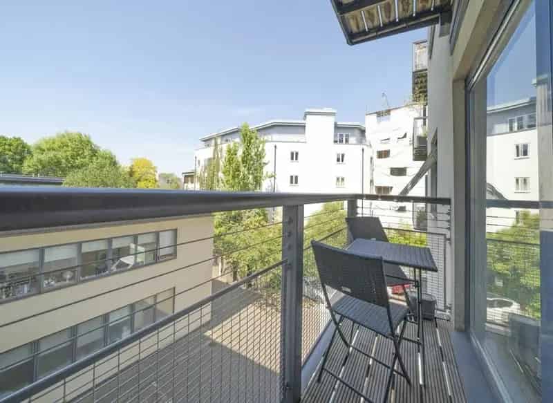 Modern 2-Bed Apartment Near Clapham North Station