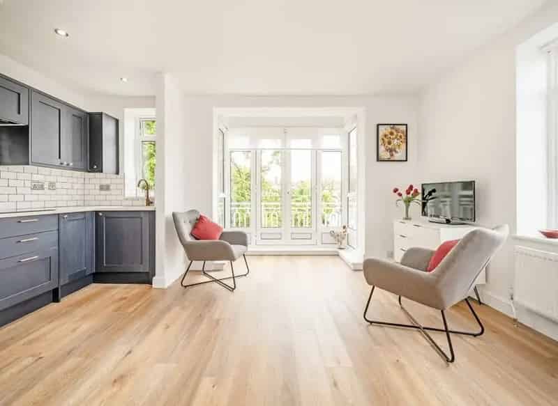 One Bedroom Apartment in Holland Park