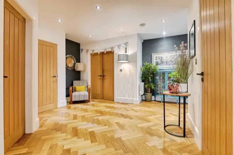 5 bedroom House
 For Sale