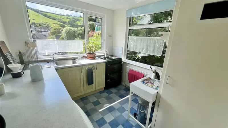 3 Bedroom Maisonette Dartmouth Spacious Top Floor Apartment with Parking and Sun Terrace