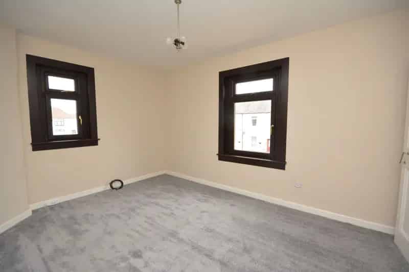 Spacious Upper Cottage Flat near Grahamston Station