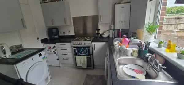 New Kitchen Modern Home Near London Transport