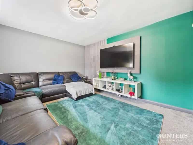3 Bed Semi-Detached House For Sale