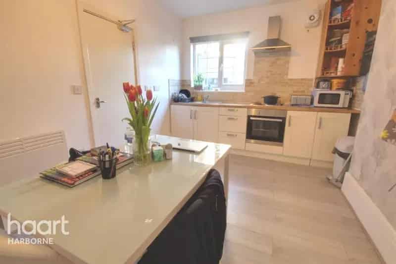 Studio to Rent No Sale No Fee