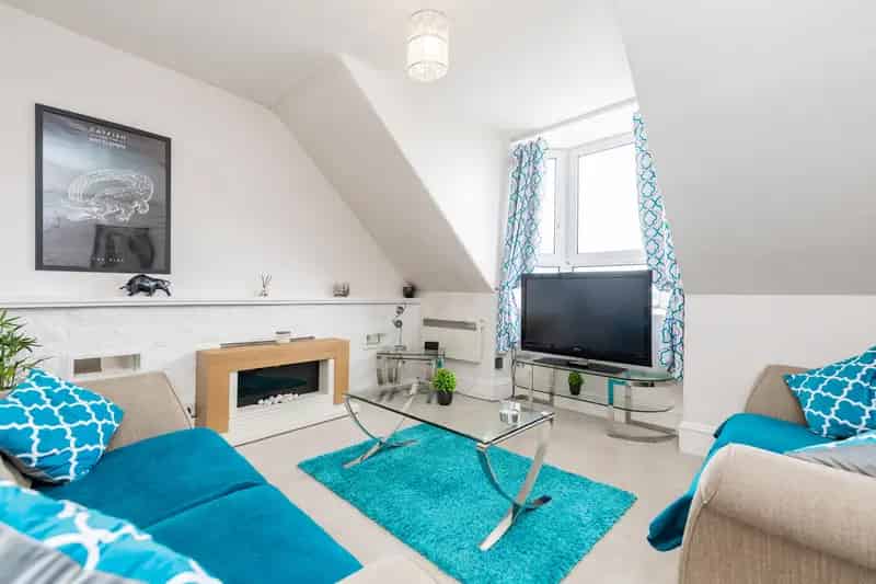 Bucksburn 1-Bedroom Flat Tasteful Upgrades Convenient Location