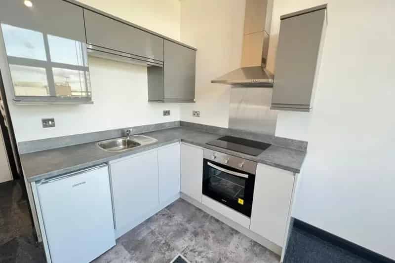 Studio Apartment near Harlow Town Station and Park
