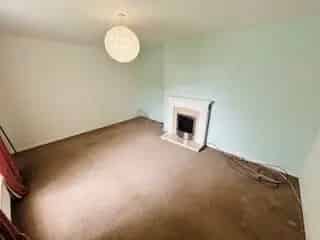 3 Bedroom Semi Detached House Staincross