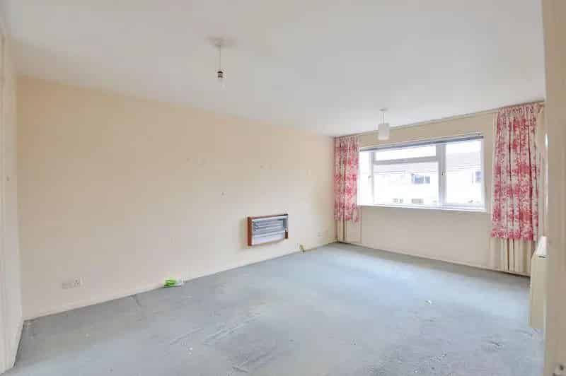 2 Bedroom Maisonette for Sale