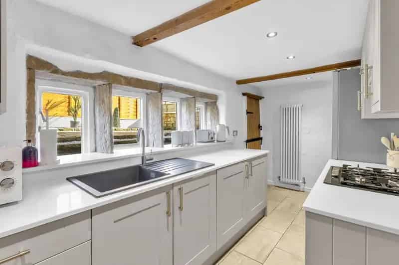 2 Bed Grade II Listed Cottage for Sale