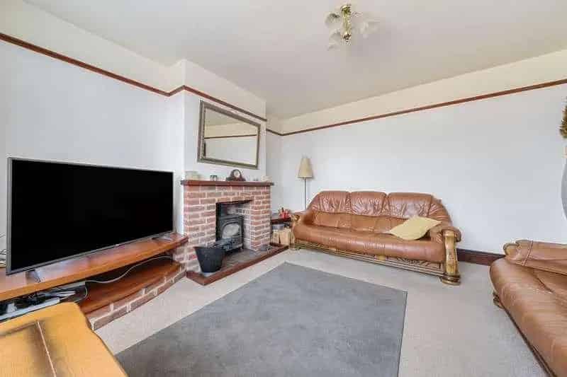 3 Bed Semi-Detached House for Sale in Thatcham
