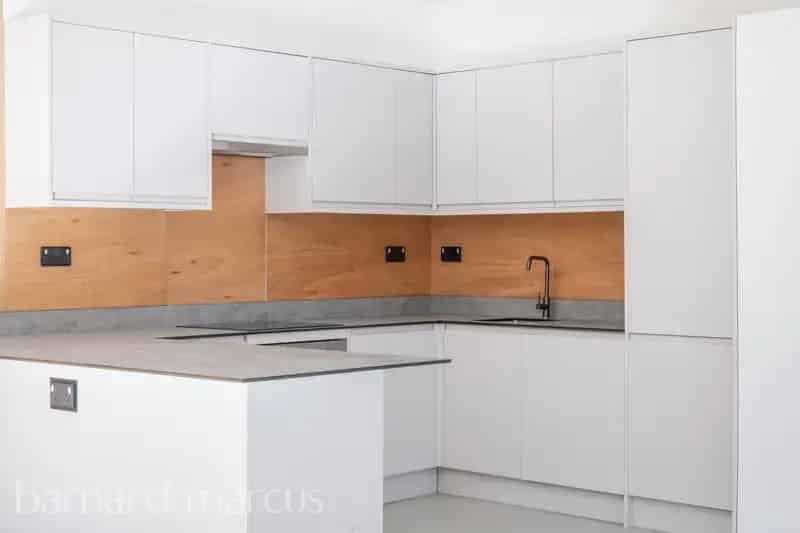 Eco Friendly House 2 Beds Morden Open Plan Living Private Garden Parking