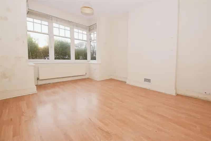 3 Bedroom End of Terrace House to Rent - Renovation Project