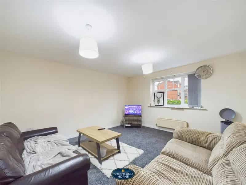2 Bedroom Apartment House to Rent in Dailmler Green