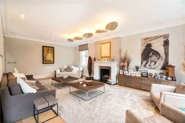 Flat for sale in Redington Road, Hampstead, London NW3