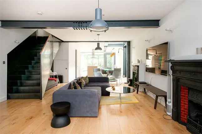 Detached house to rent in Oxford Gardens, Notting Hill, London W10