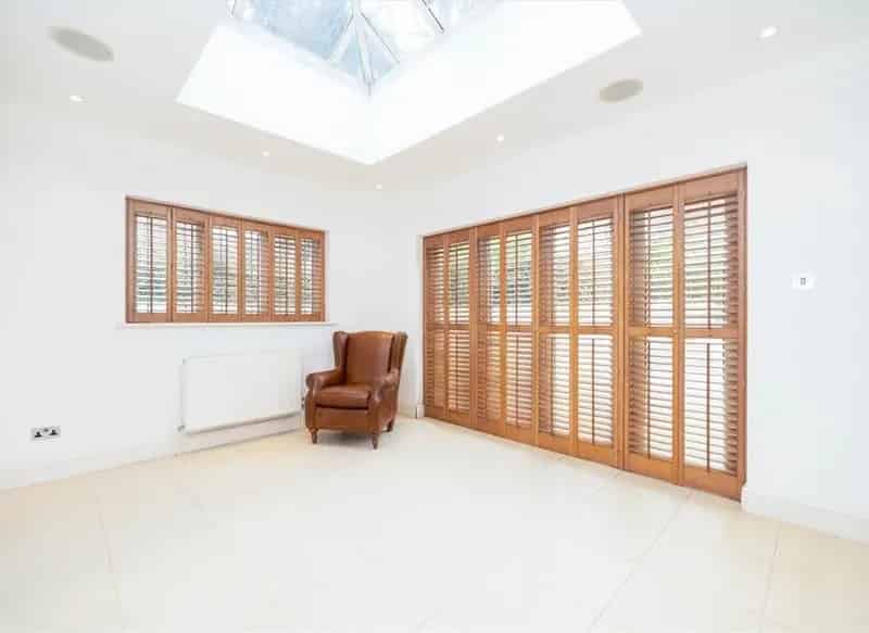 Spacious 3000 sq ft Family Home Hendon Lane Near Excellent Schools