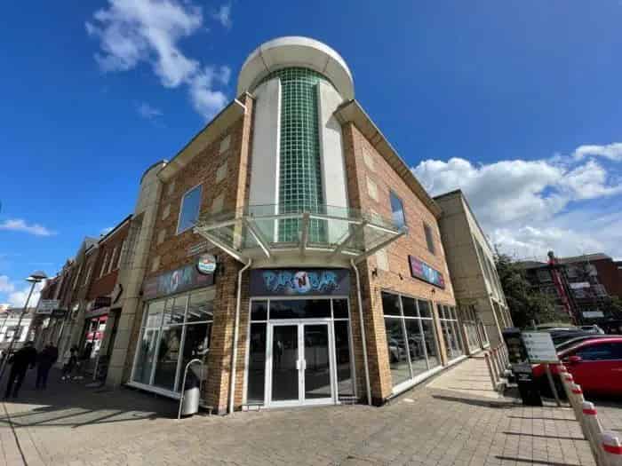 Retail Unit Town Centre Location 115000 Population