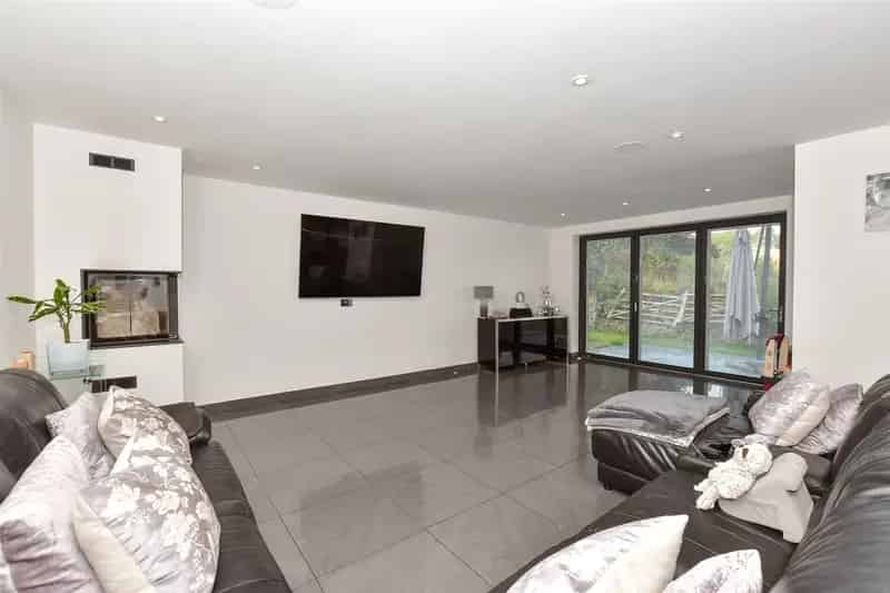 4 Bedroom Detached House for Sale in Lydden