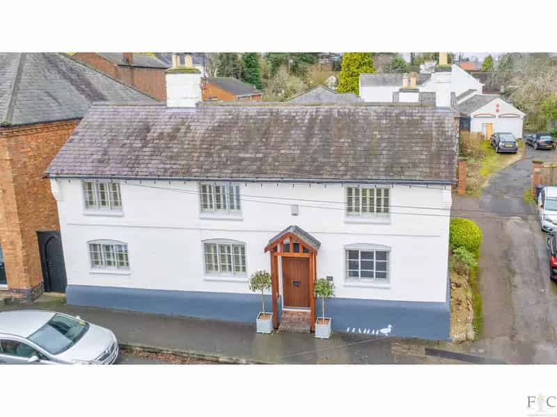 4 Bedroom Detached Cottage for Sale Great Glen