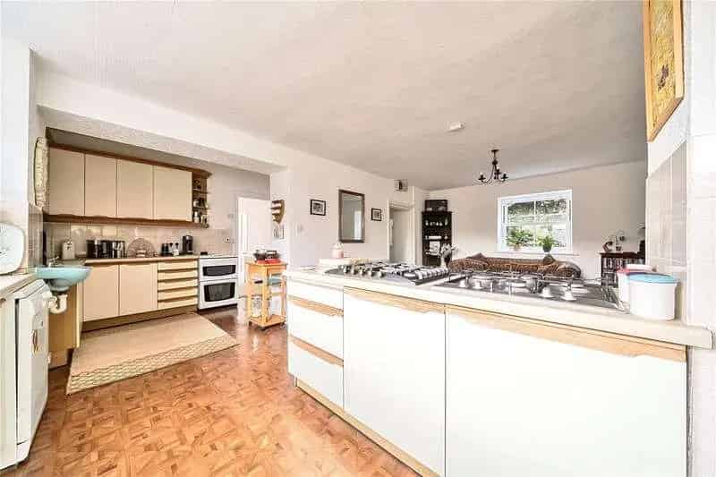 8-10 Bedroom Townhouse for Sale in Llandrindod Wells