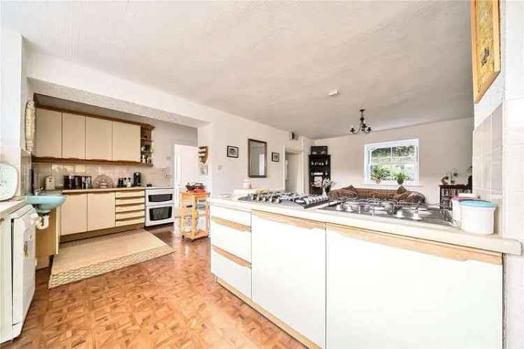 8-10 Bedroom Townhouse for Sale in Llandrindod Wells