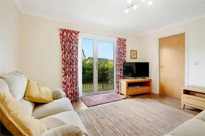 2 Bed Detached Bungalow Carnock Single Garage Driveway Gardens