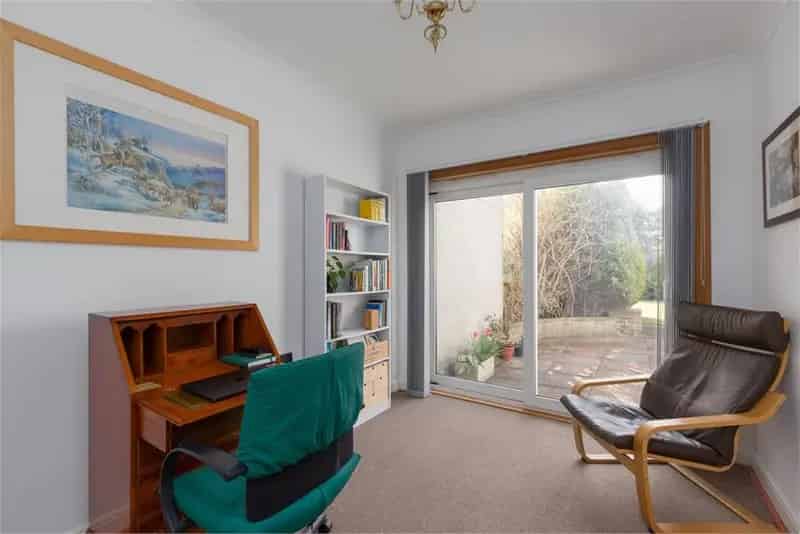 4 Bed House Linked Detached with 1 Reception Room