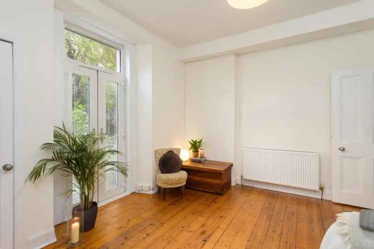 1 Bedroom Ground Floor Flat for Sale Leith Walk