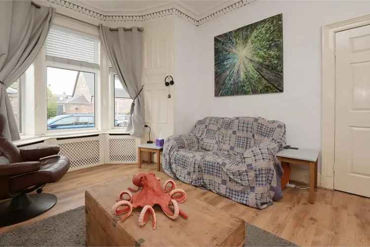 4 Bed Semi Detached House with 2 Reception Rooms and Garage