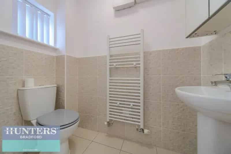 3 Bed House For Sale - Recently Renovated Townhouse