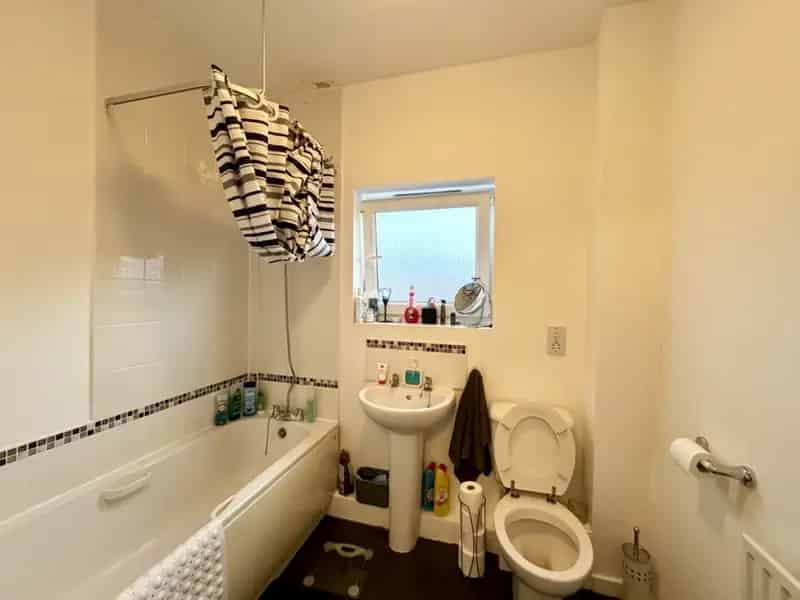 2 Bedroom Flat for Sale Norfolk Park