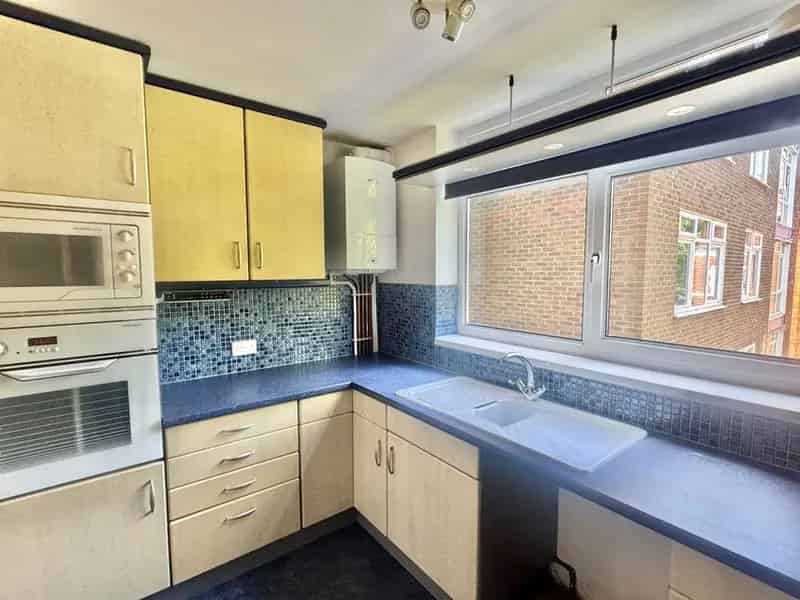 2 Bedroom Flat for Sale Folkestone Kent