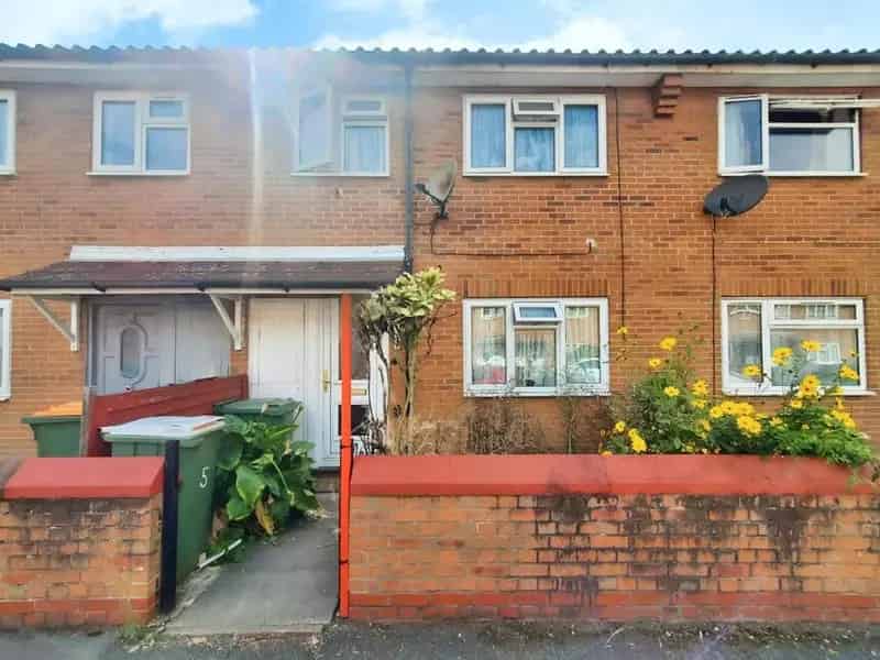 3 Bedroom Mid Terrace House for Sale London E16